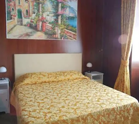 מלון Houspitality Flowers